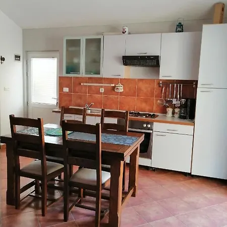 Dzoni Apartamento Split