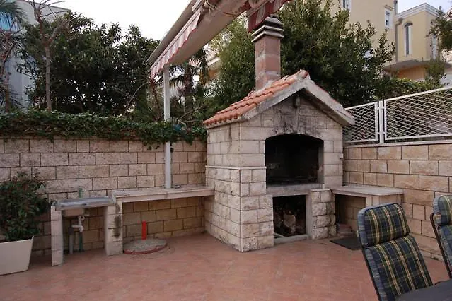 Dzoni Apartment Split